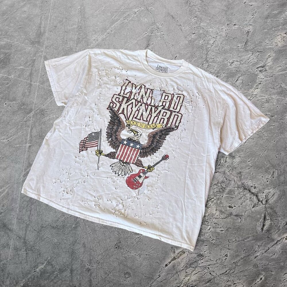 Lynyrd Skynyrd insane distressed thrashed vintage y2k boxy fit band tee